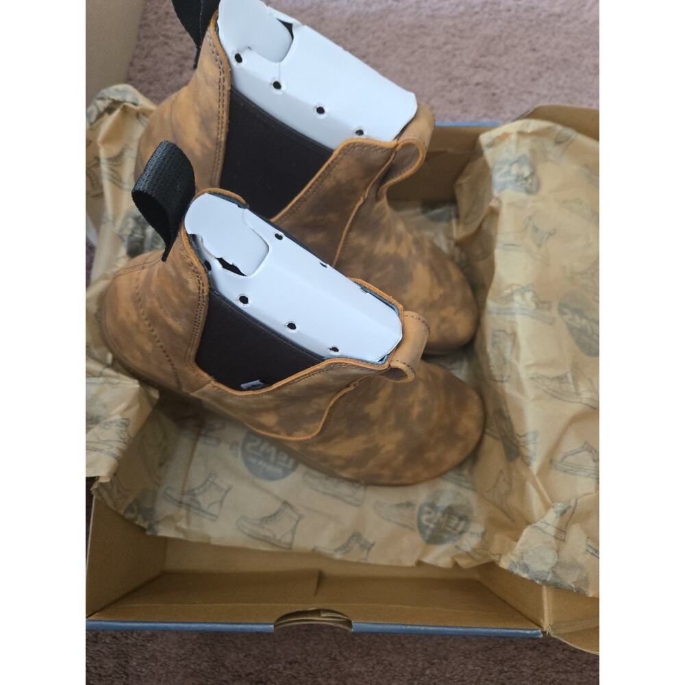 Lems Chelsea Boots for Women: 10.5/Men: 9 - Picture 2 of 8